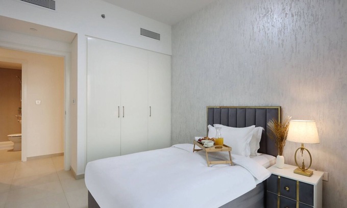 Za'abeel 2 Apartment | Luxury 3B and maids Burj View, Steps to Dubai Mall