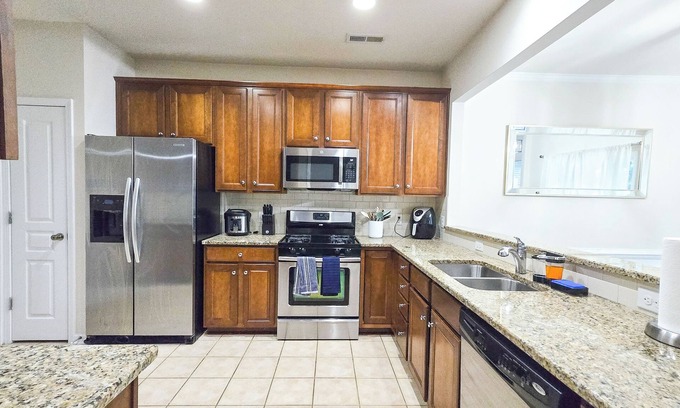 Charlotte House | Luxury 3BR - 2 King and 1 Queen