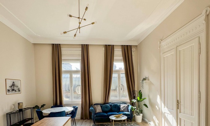 Ujlipotvaros Apartment | Luxury 3BR Apartment Near Basilica & Parliament