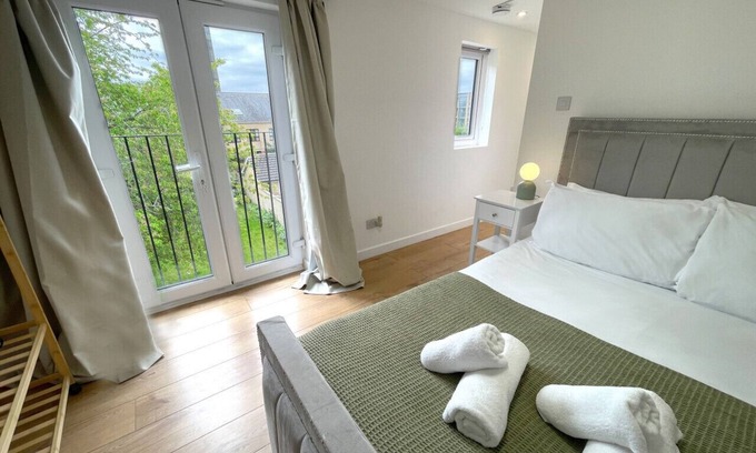 Cambridge House | Luxury 4 bed city house near river - sleeps 10