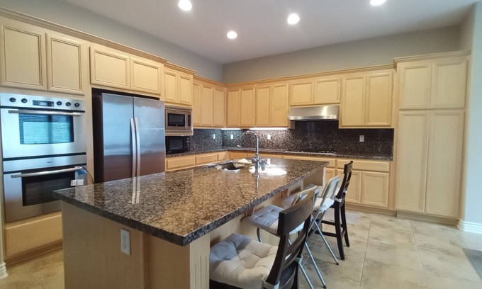 West Alameda House | Luxury 4br/3.5bath house on west Alameda island
