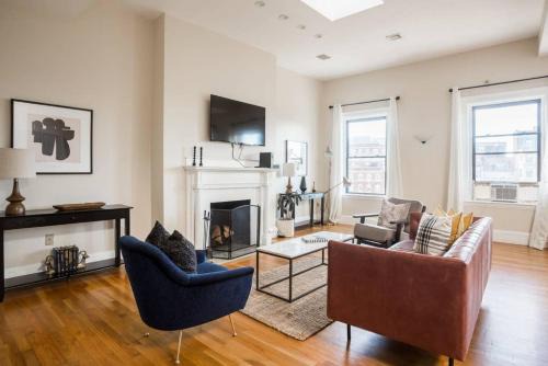 Fenway–Kenmore Apartment | Luxury 4BR 3BA in Fenway w Epic Roof Deck