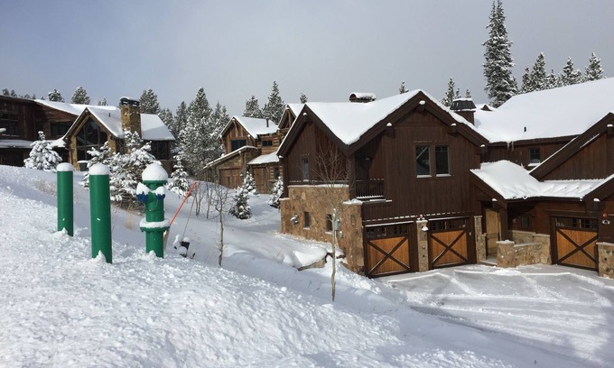 Copper Mountain House | Luxury 4BR, Close to Lumberjack Lift, Exclusive Lewis Ranch, Hot Tub