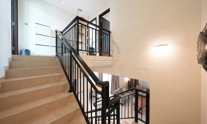 Dubai Apartment | Luxury 4BR Villa With Private Garden