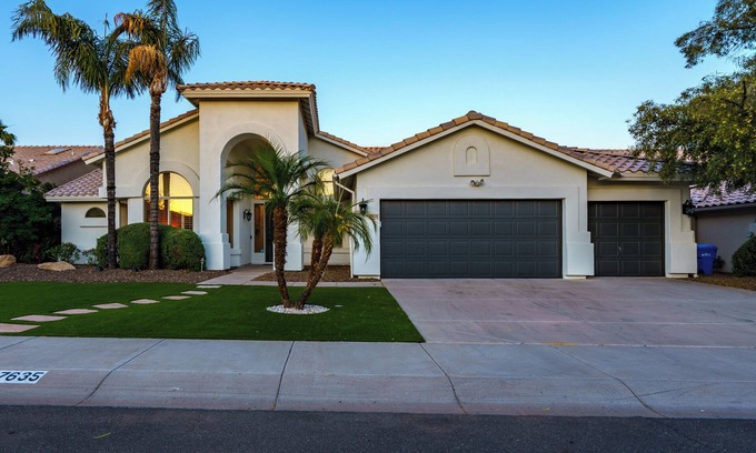 Dave Brown Arabian Estates House | Luxury 4BR w/Heated Pool Near Mayo & Golf