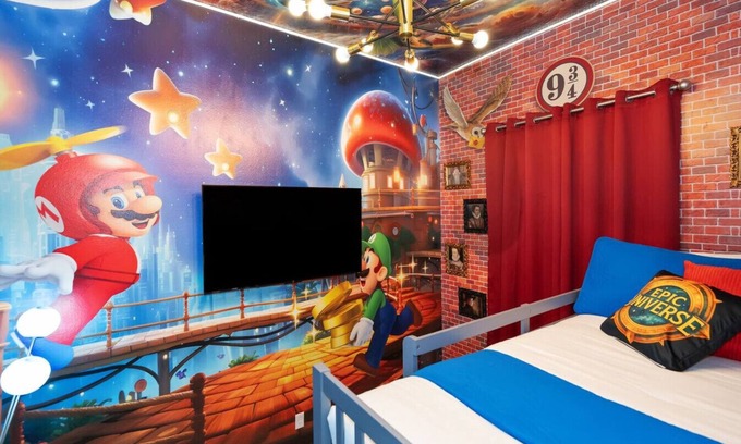 Reunion Apartment | Luxury 5-Bed -4bath with fun Disney themed rooms.