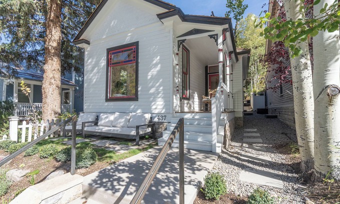 Telluride House | Luxury 5-Bedroom Home on Telluride's Main Street with Hot Tub & Mountain Views
