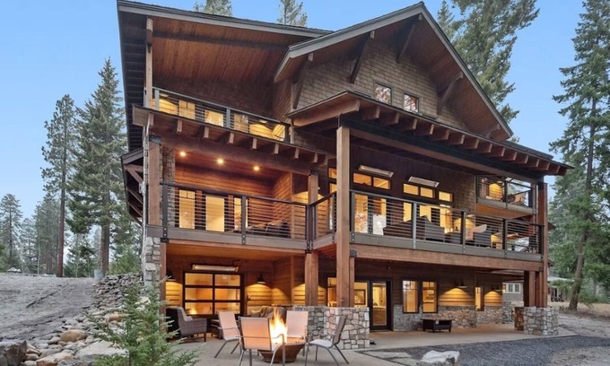 Cle Elum Cabin | Luxury 5 Suite Suncadia Golf Course Hm w Hot Tub, Sauna, Game & Theater Level