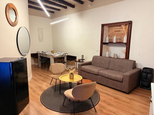 Historic Castle District Apartment | Luxury 5BR , 4BA Penthouse In the City Center