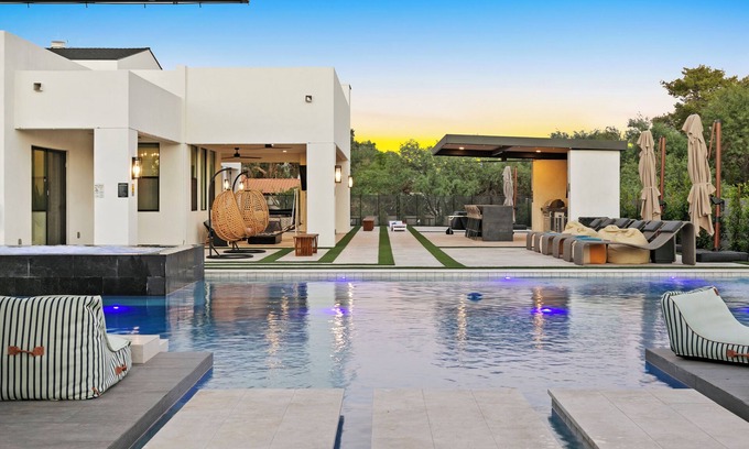 Central Scottsdale House | Luxury 6BR Villa w/Pickleball Court & Heated Spa!