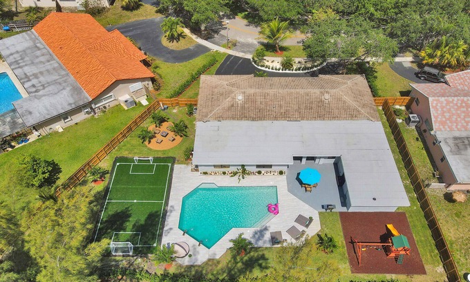 Plantation House | Luxury 7 Br Home w/Pool, Gameroom & Soccer Field
