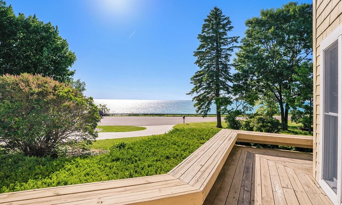 South Haven House | Luxury 7BR multifamily on Lake Michigan, Pool & Spa, New Kitchen and Mudroom!