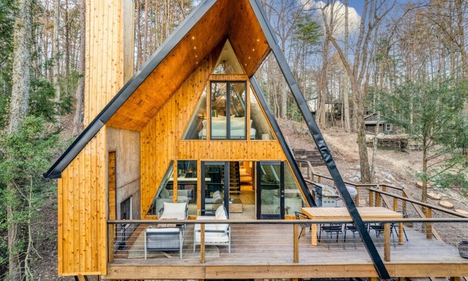 Cashes Valley Cabin | Luxury A-frame | Modern Riverfront w/Hot Tub