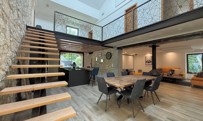 Rochefort-du-Gard House | Luxury air-conditioned house with garden
