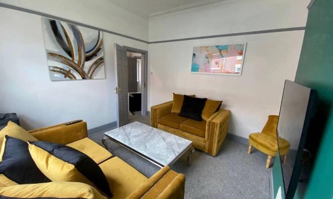Preston Apartment | Luxury and Comfort of Preston