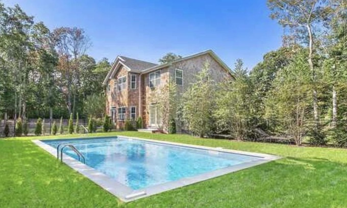 Southampton House | Luxury and convenience in the Hamptons!