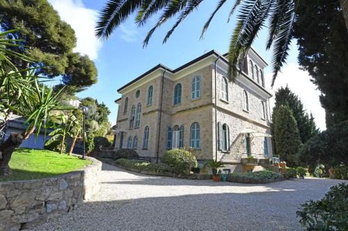 Vallecrosia Apartment | Luxury Apartment In Villa Cava - Happy Rentals