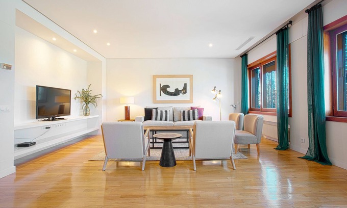 Moncloa - Arguelles Apartment | Luxury apartment near Chamberi. Pintor Rosales