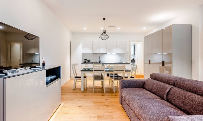 Treviso Apartment | Luxury Apartment river view Treviso center