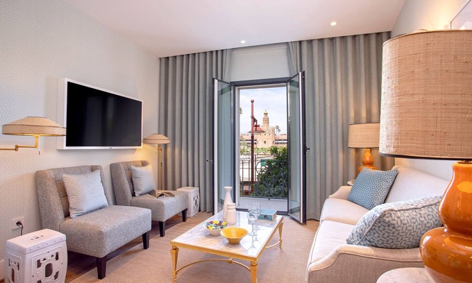 Triana Apartment | Luxury apartment Torre del Oro view. Betis XIV