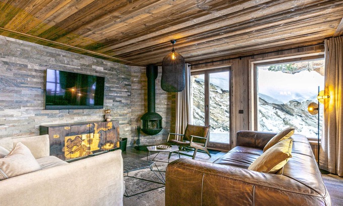 Val-d'Isere Apartment | Luxury apartment with pool, WiFi, and parking in Val-d'Isère