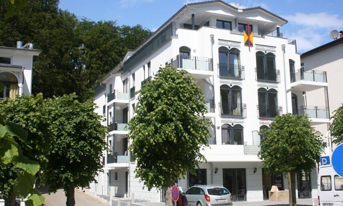 Sellin Apartment | Luxury apartment, Wilhelmstr. Best location, 200m to the beach, great view, balcony