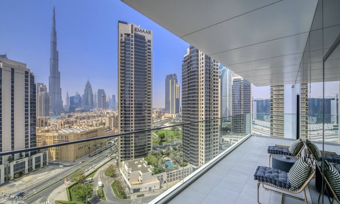 Downtown Dubai Apartment | Luxury Apt W/Burj Khalifa Vw & Dubai Canal Access