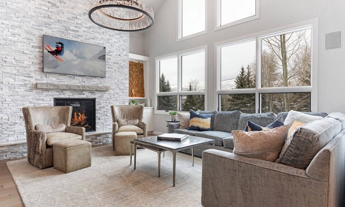 Edwards House | Luxury Arrowhead Home, Air Conditioning, Private Hot Tub, Game Room, Beautifully Remodeled