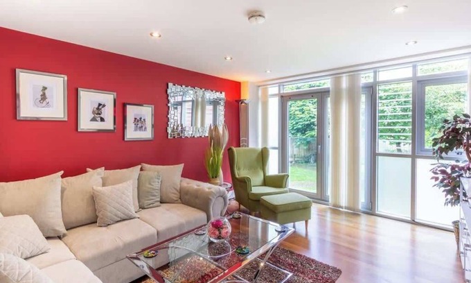Seafront House | Luxury at The Brunswick - Free Parking-4 bedrooms