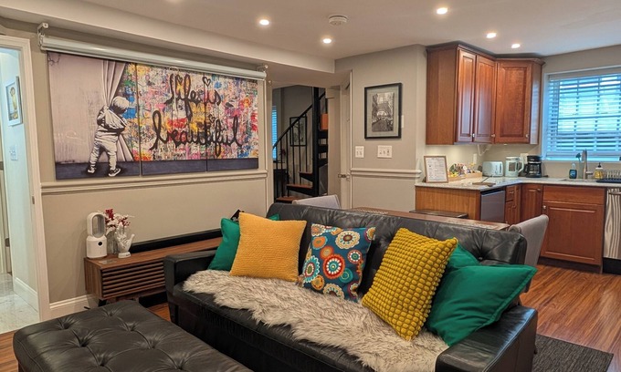 Tenleytown Apartment | Luxury AU Park Suite Private Entrance Easy Access to Metro, Dining, Museums