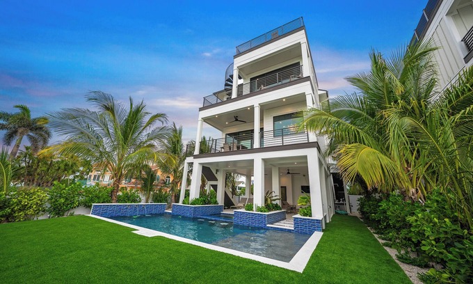 Bradenton Beach House | Luxury Bayfront Home, Rooftop Deck, Pool, Dog Friendly - Hook Wine and Sinker