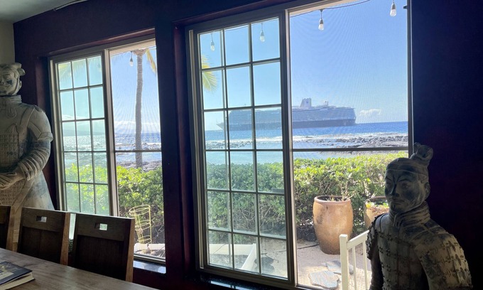 Historic Kailua Village House | ★ Luxury beach front gated 24/7 security guard in downtown Kona