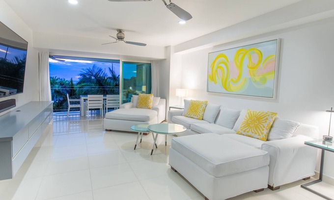 Marina Vallarta Condo | Luxury beachfront condo in Porto Fino, bonus studio, private beach, pool.