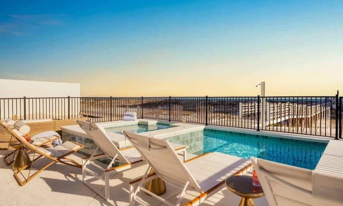 Ono Island House | Luxury Beachfront/Pool/Elevator/Sleeps 16