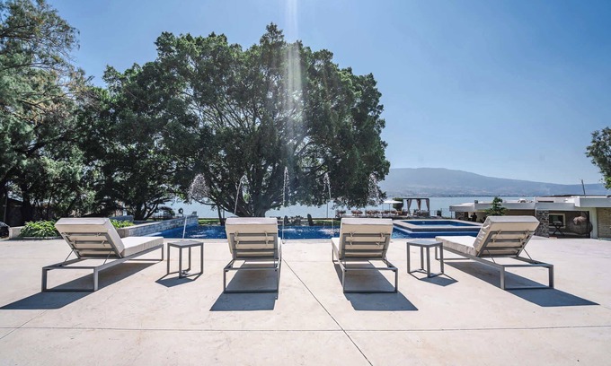 Cajititlan House | Luxury Bungalow Lake view Cajititlan