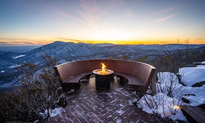 Wintergreen Ski Chalet | Luxury Chalet, Best Views in Virginia