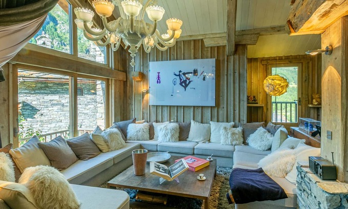 Val-d'Isere Ski Chalet | Luxury chalet with pool, sauna, hammam and bar - Sleeps 12