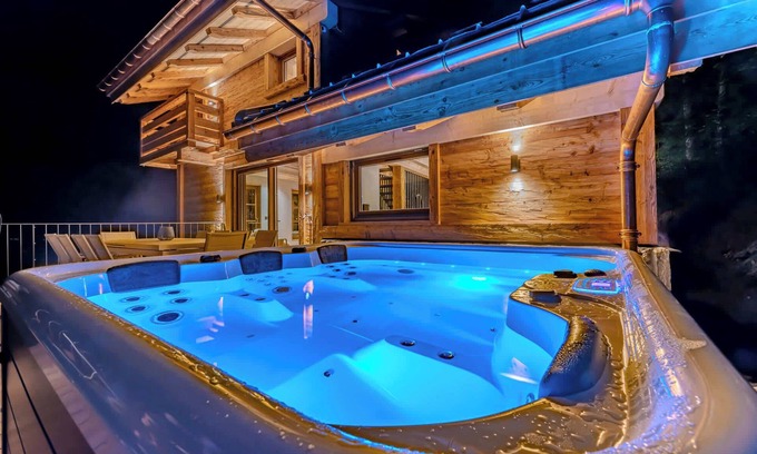 Megeve Ski Chalet | Luxury Chalet with Sauna & Jacuzzi in Megeve