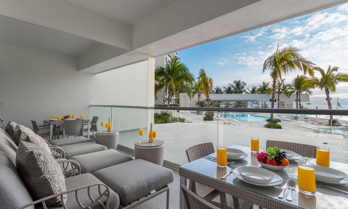 Lazaro Cardenas Condo | Luxury Condo 1BD beachfront, 8 pools at Harbor 171 1BD Condo for rent in North H