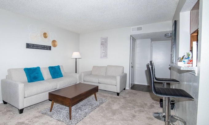 Irving Condo | Luxury Condo *5 mins from DFW Airport*