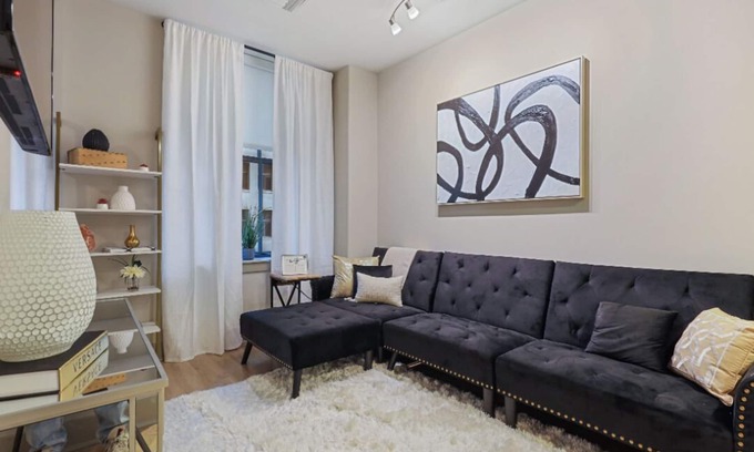 Downtown Baltimore Apartment | Luxury Condo Downtown Harbor Views/Nurse Haven