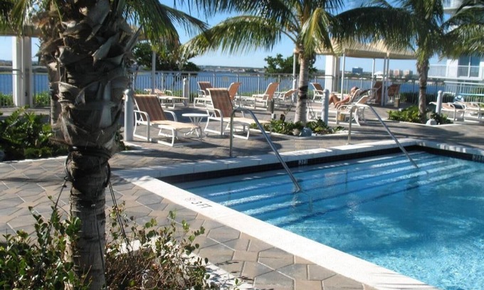 West Palm Beach Condo | Luxury Condo Located Near Restaurants, Theaters & Beaches.