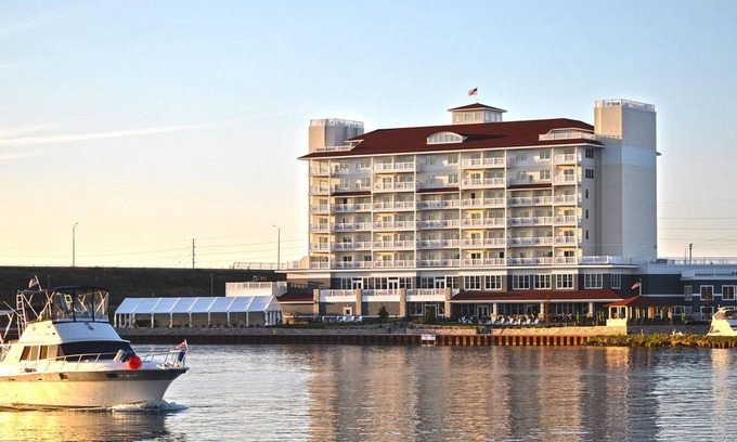 Saint Joseph Condo | Luxury Condo on River/Golf Course with all the amenities. 10 min walk to beach