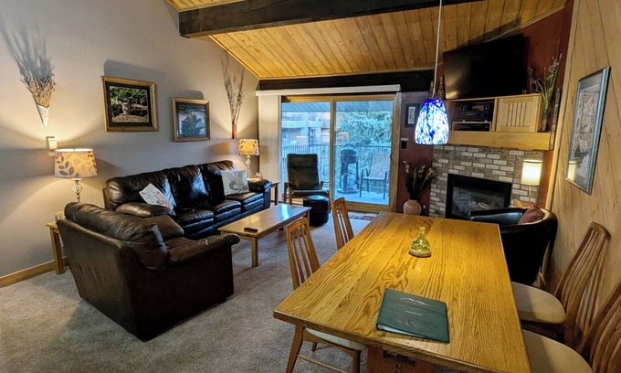 Avon Condo | Luxury Condo w/FREE WiFi, Parking, Heated Pool, Hot Tubs, Skier Shuttles