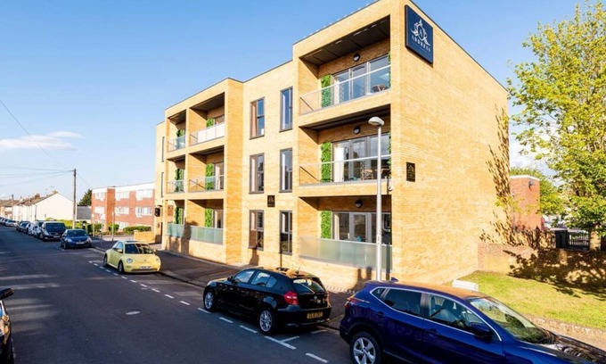 Gillingham Apartment | Luxury Corporate Apartment