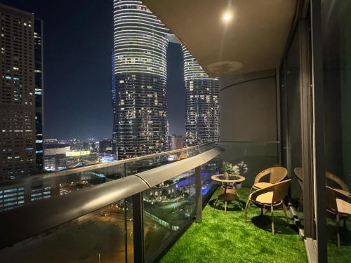 Madinat Zayed Apartment | Luxury Cozy Minimalist 1BR Haven Connected to Dubai Mall