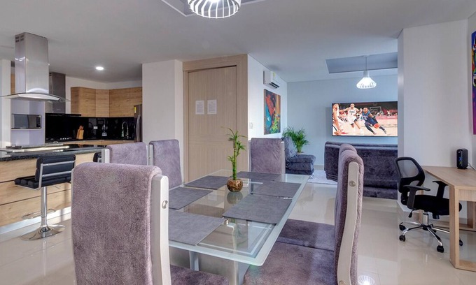 Crespo Condo | Luxury CTG Airport Penthouse 3 BD 2 BA Suite + Rooftop Pool