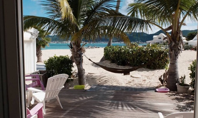 Nettle Bay Apartment | Luxury duplex at NBBC, feet in the sand