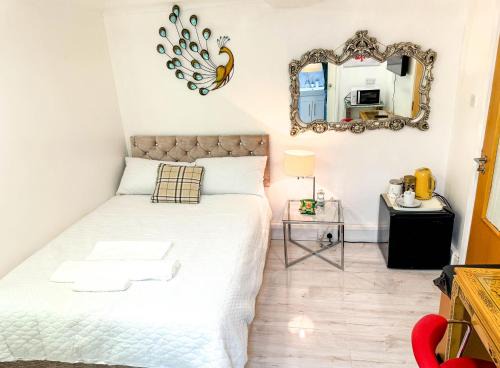 Solihull Apartment | Luxury En-Suite Room in Prime Solihull Town Centre Location