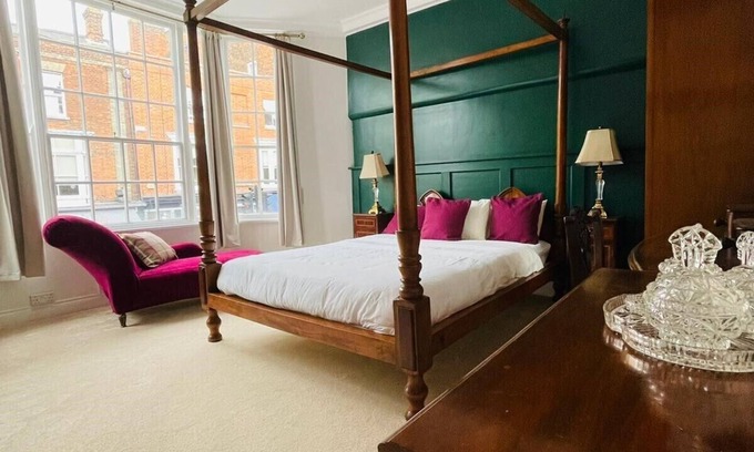 Heybridge Apartment | Luxury En-Suite - The Bright Suite
